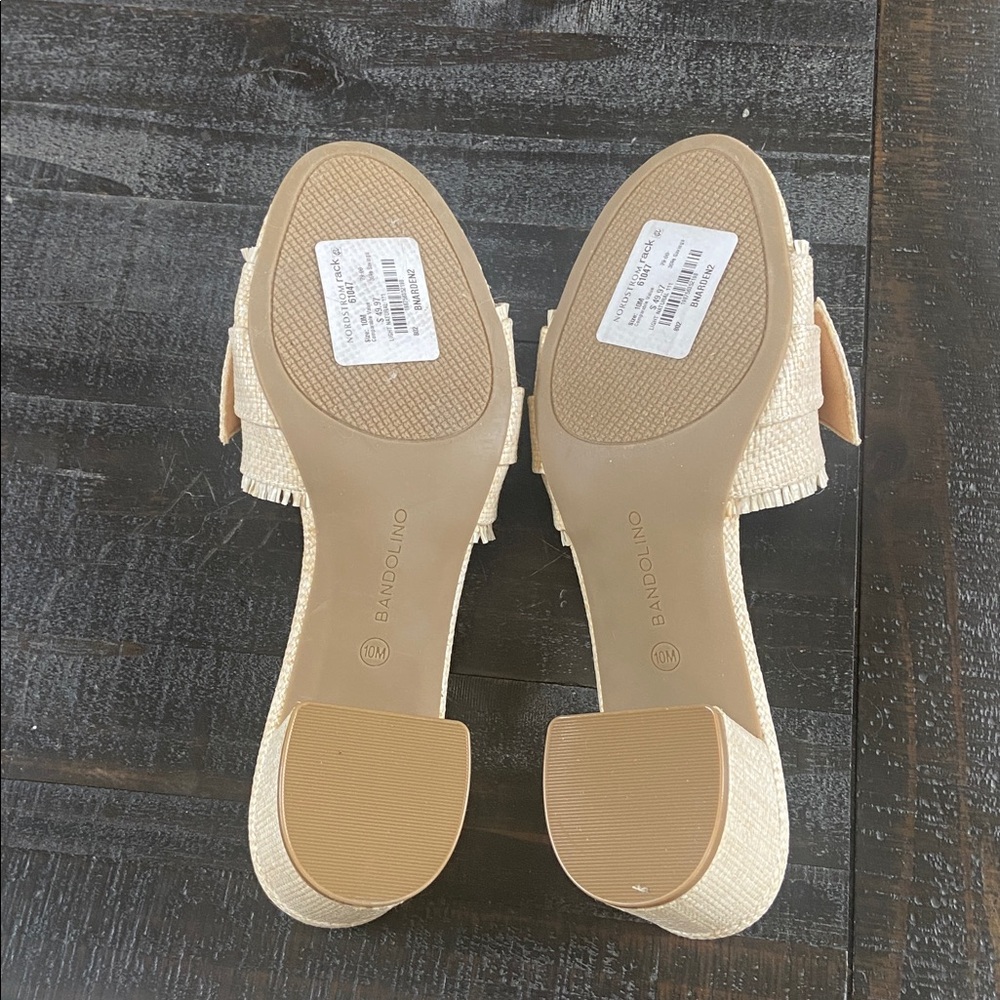 Bandolino Women's cream  Bow slides NWT - Picture 5 of 5